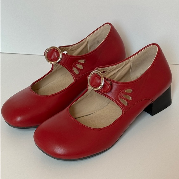 Red Mary Jane Shoes with Buckle - Picture 9 of 15